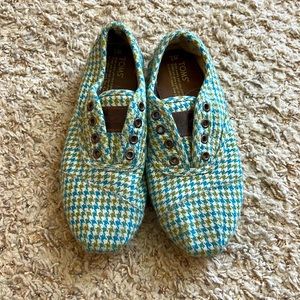 TOMS slip on loafers